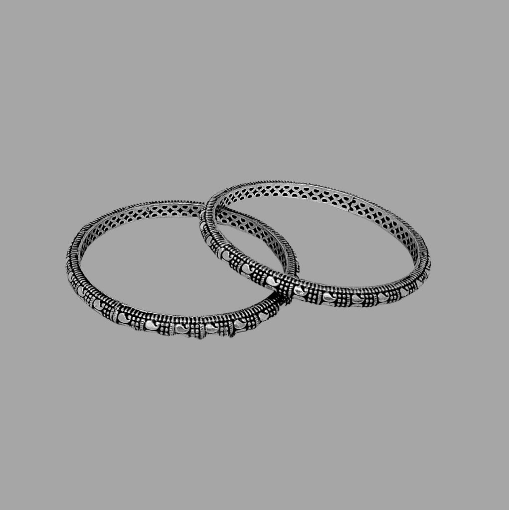 https://www.jewelnidhi.com/img/1609998715AQ BANGLES 0003.jpeg